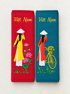 Ví gấp thêu hình áo dài Việt Nam - Embroidered purse